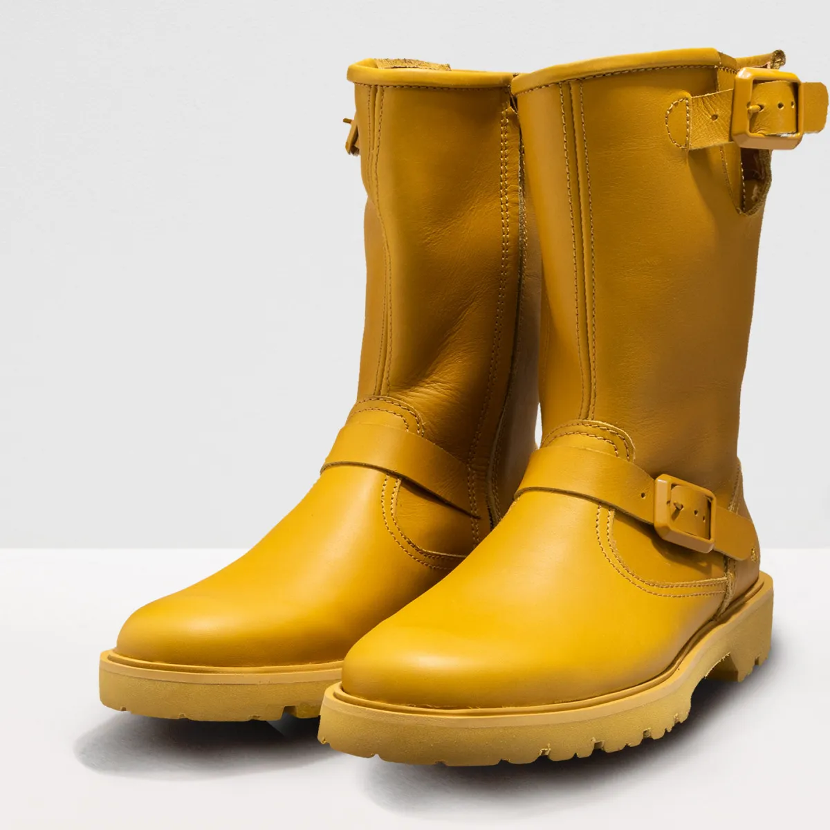 Bottines plates en cuir gras - Jaune